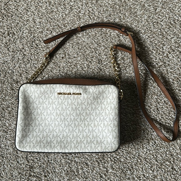 MK Cross Body Purse - Picture 1 of 3